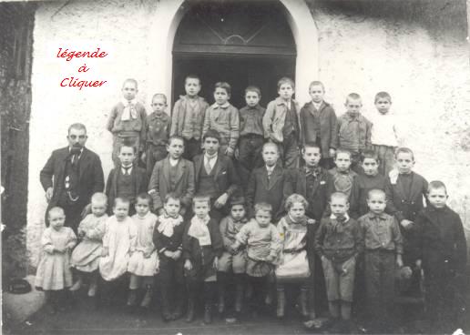 année 1915 : cliquez pour retrouver les noms des écoliers 